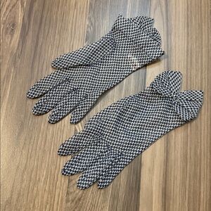 Shalimar Vintage Bow Checked Navy White Lovely Chic Sheer Timeless Wrist Gloves